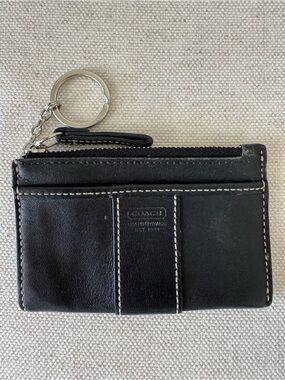 Authentic COACH Y2K Black Learher Keychain Card Coin Pouch Wallet Zip Card Case